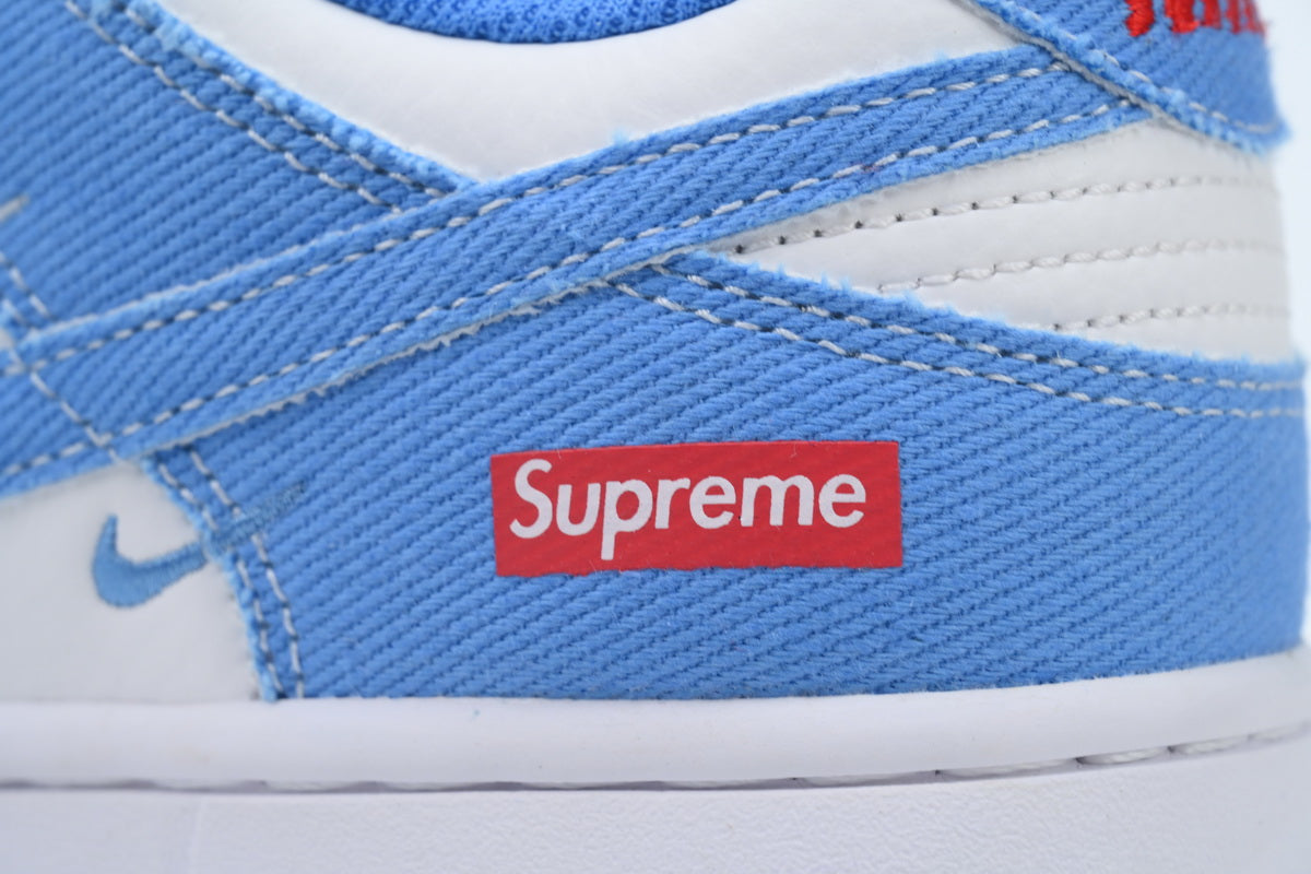 Nike SB Dunk Low x Supreme - Unisex