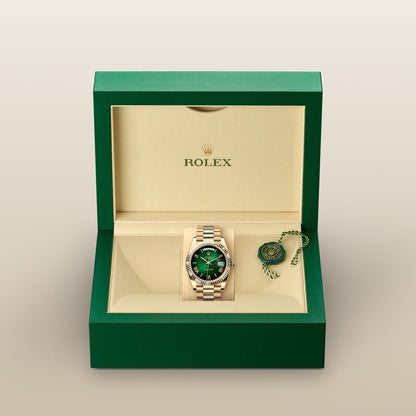 Rolex Day-Date 40 Oyster, 40 mm, yellow gold M228238-0069